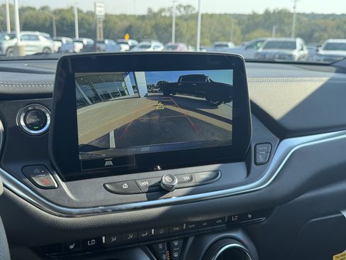 New 2025 Chevrolet Blazer LT w/ Driver Confidence Package image 18