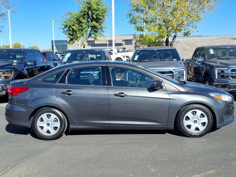 Used 2016 Ford Focus S image 4