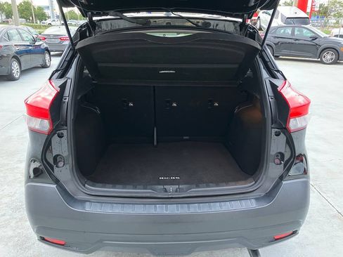 Used 2019 Nissan Kicks SV w/ Exterior Package FWD image 8