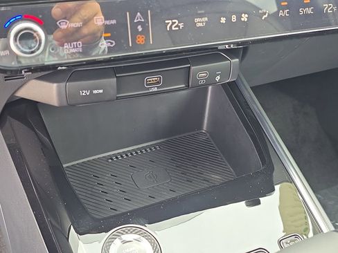 New 2026 Kia Niro EX FWD image 24