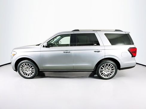 Used 2024 Ford Expedition Limited image 4