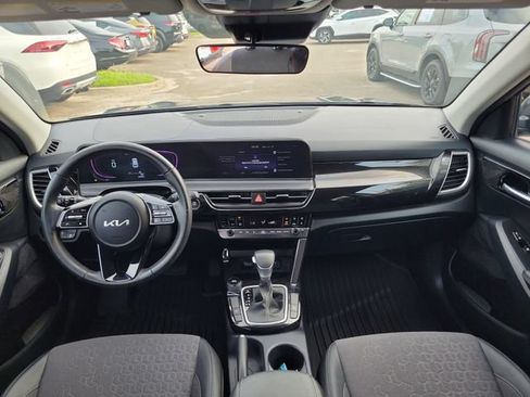 Used 2025 Kia Seltos S FWD image 10