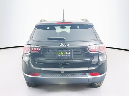 Used 2024 Jeep Compass Latitude w/ Convenience Group AWD/4WD image 7