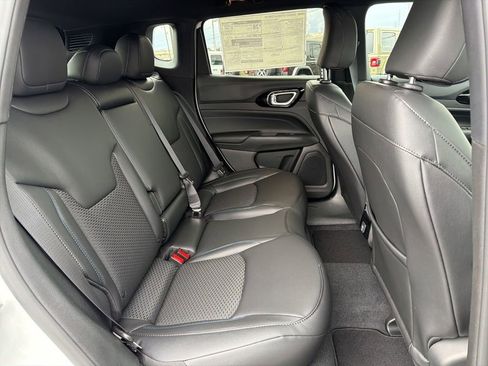 New 2026 Jeep Compass Latitude image 16