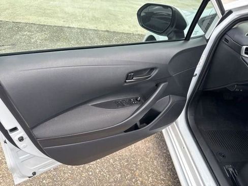 Used 2025 Toyota Corolla LE w/ LE Premium Package image 20
