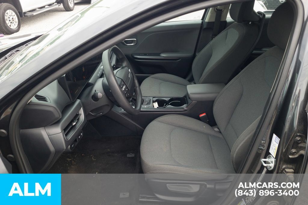 Used 2025 Kia K4 FWD image 6