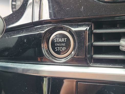 Used 2022 Nissan Pathfinder SL FWD image 30