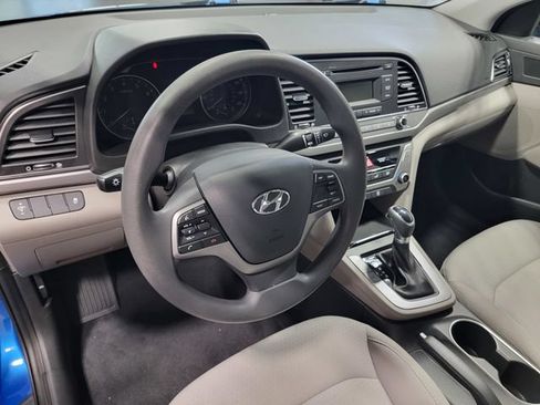 Used 2018 Hyundai Elantra SE w/ Cargo Package FWD image 12