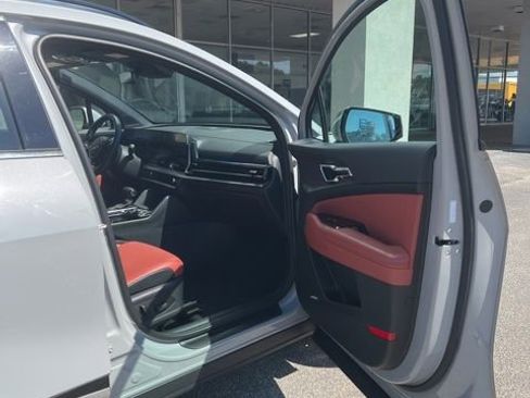 Used 2024 Kia Sportage SX FWD image 16