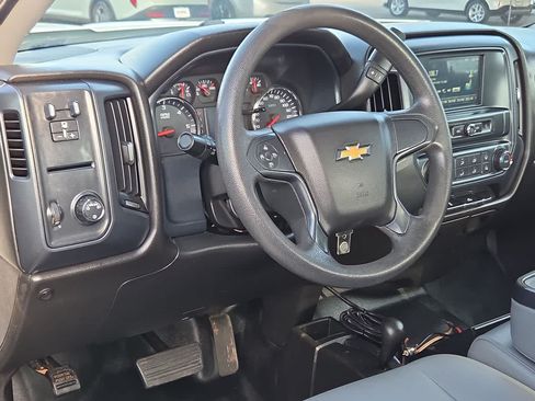 Used 2018 Chevrolet Silverado 1500 W/T w/ Trailering Package AWD/4WD image 10