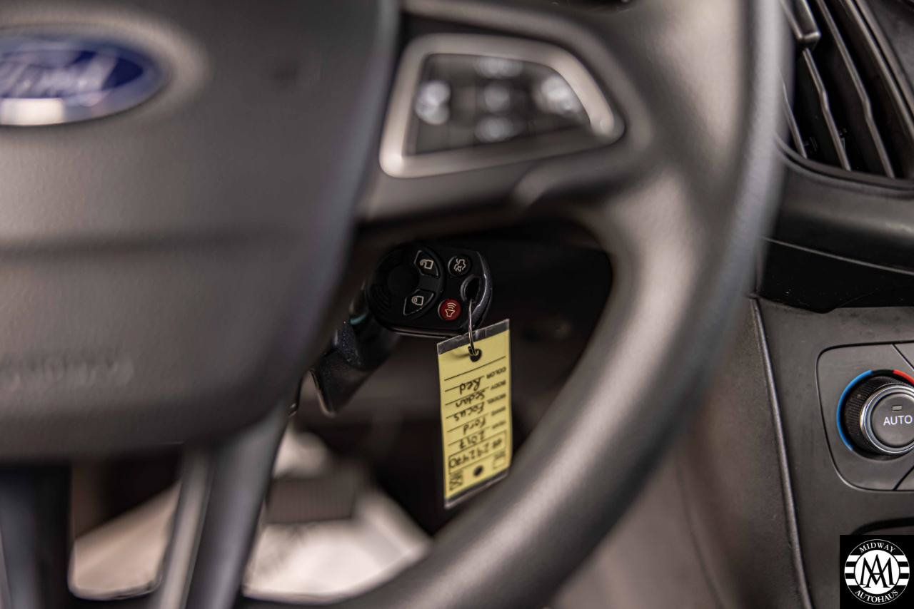Used 2017 Ford Focus SE FWD image 25