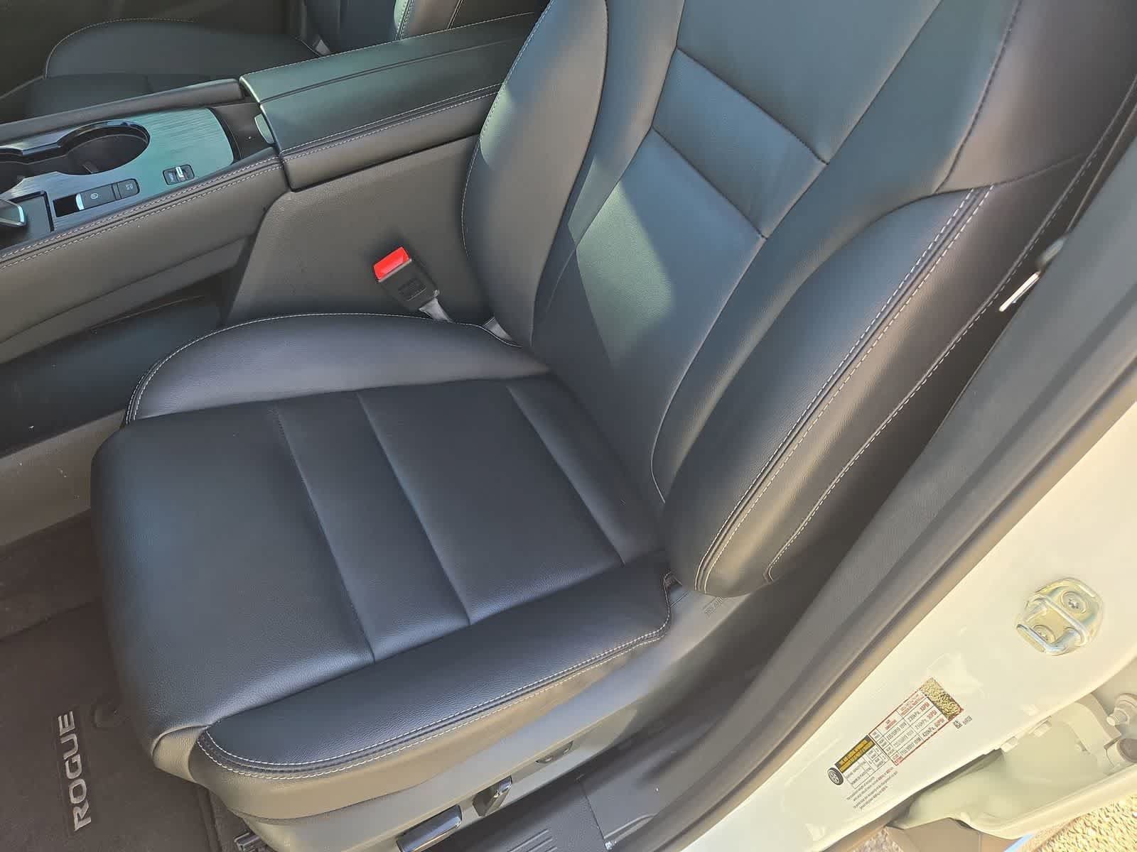 Used 2023 Nissan Rogue SL w/ SL Premium Package FWD image 16