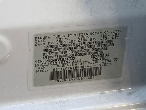 Used 2025 Nissan Versa SV image 10