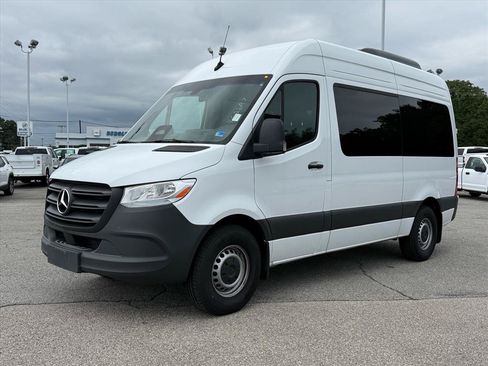 Used 2025 Mercedes-Benz Sprinter 2500 image 8