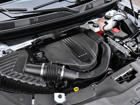 Used 2024 Chevrolet Traverse LT image 56