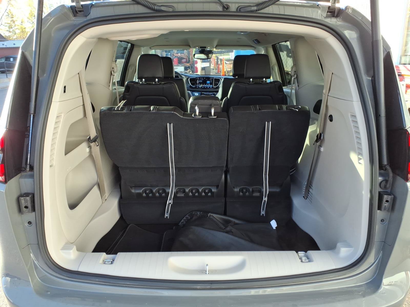 Used 2023 Chrysler Pacifica Touring-L w/ Road Tripper Package AWD/4WD image 20