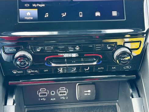 Used 2023 Jeep Grand Cherokee L Laredo image 19