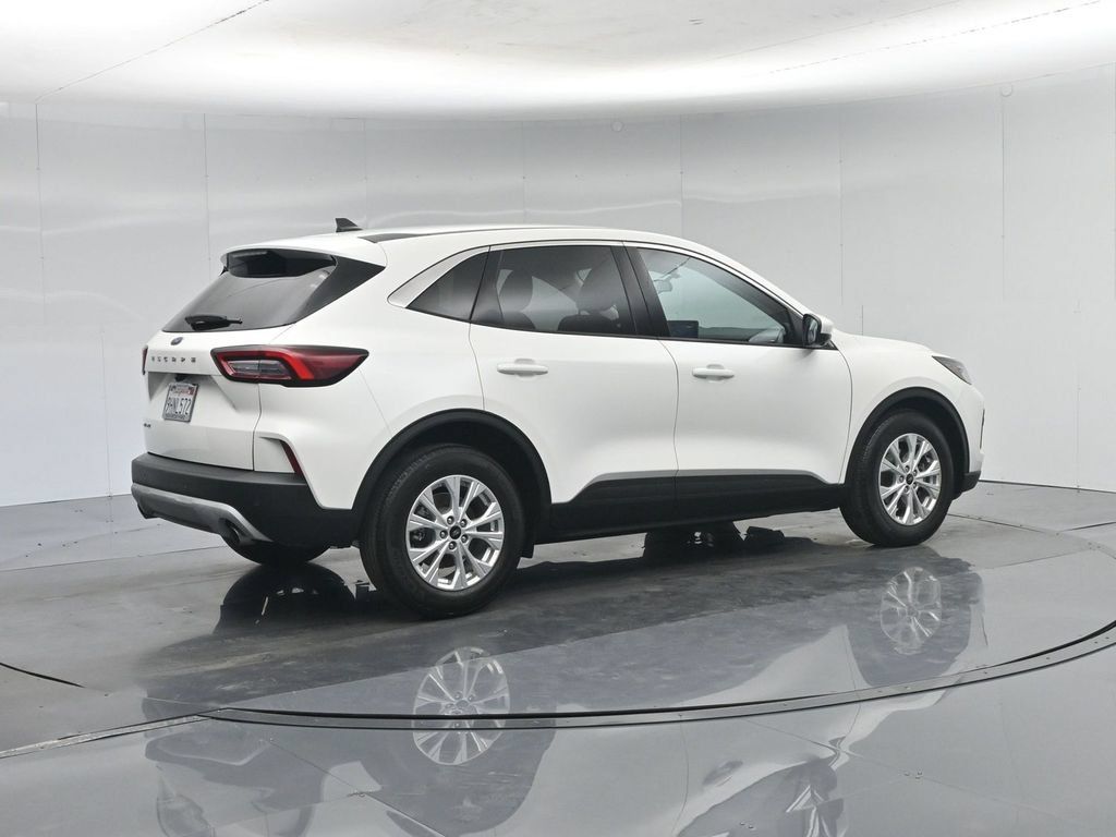 Used 2023 Ford Escape Active w/ Tech Pack #2 FWD image 30