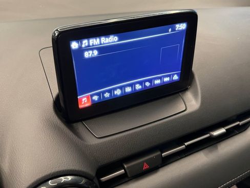 Used 2018 MAZDA MAZDA3 Touring FWD image 12