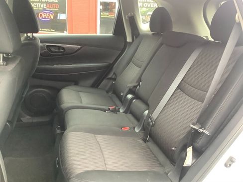 Used 2019 Nissan Rogue S AWD/4WD image 12
