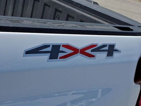 Used 2022 Chevrolet Silverado 1500 LT image 32