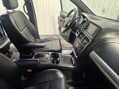 Used 2019 Dodge Grand Caravan GT image 22
