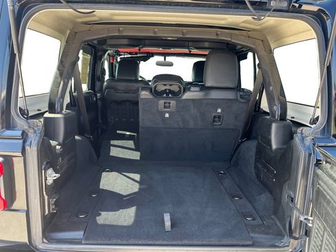 Used 2019 Jeep Wrangler Unlimited Rubicon w/ LED Lighting Group AWD/4WD image 29