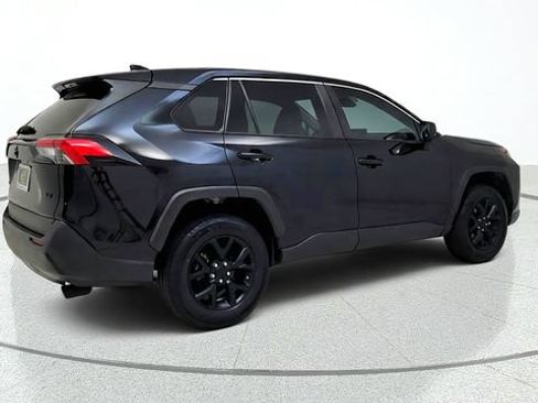 Used 2022 Toyota RAV4 LE FWD image 9