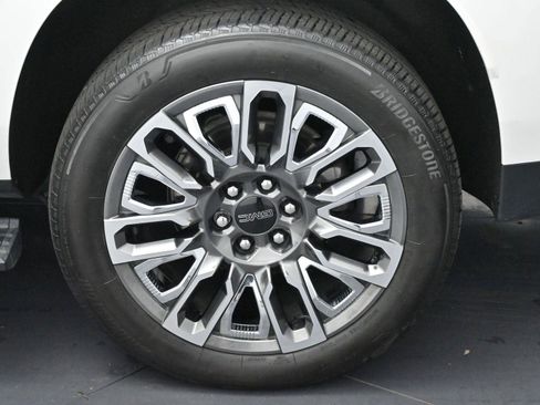 Used 2024 GMC Yukon XL Denali Ultimate image 44