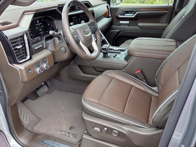 Used 2026 GMC Sierra 1500 Denali RWD image 9