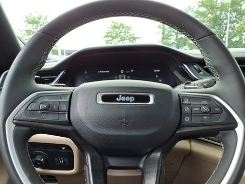 Used 2022 Jeep Grand Cherokee Limited 4xe w/ Luxury Tech Group II AWD/4WD image 25