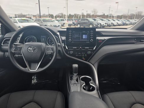 Used 2024 Toyota Camry LE image 10