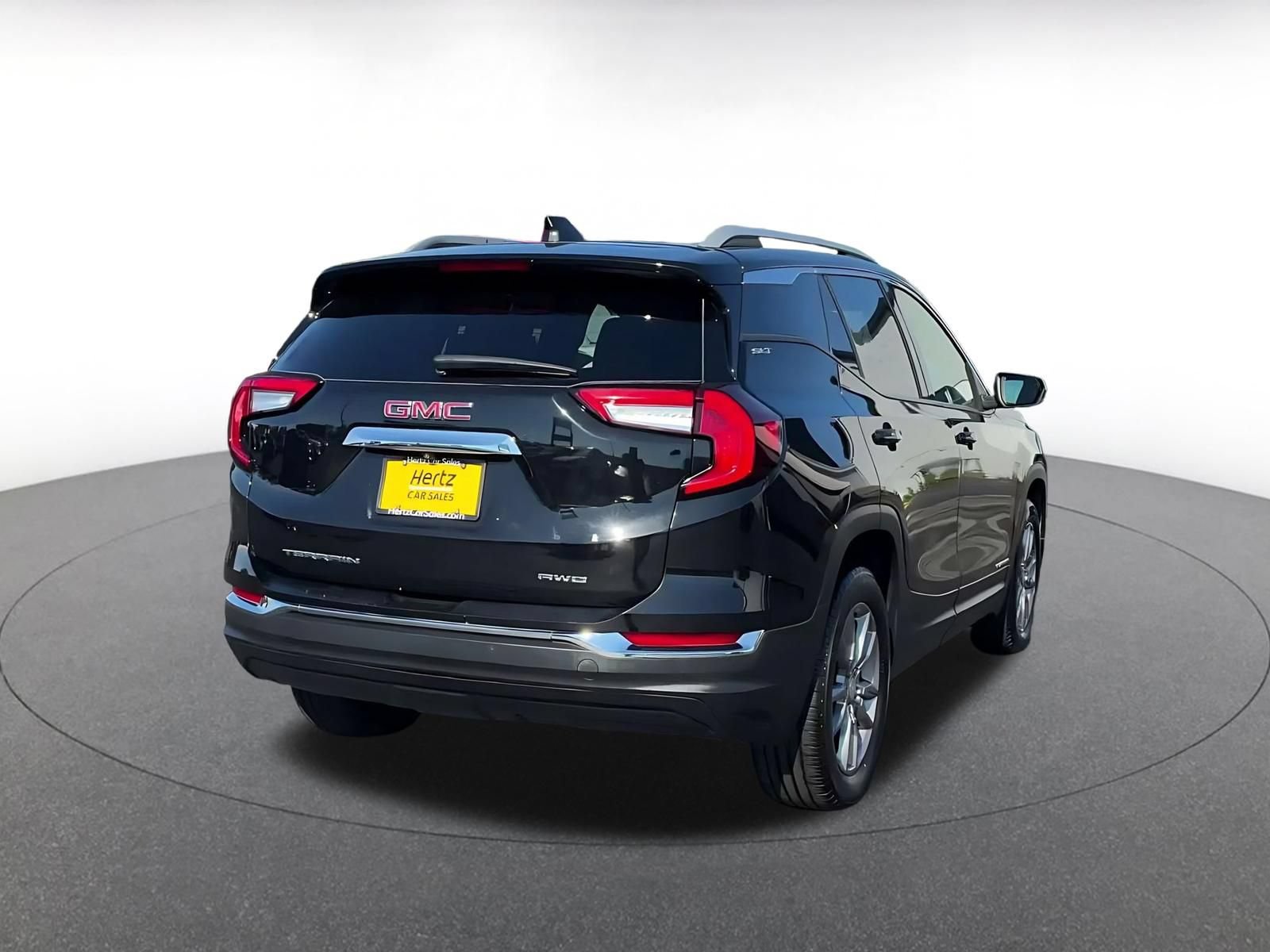 Used 2024 GMC Terrain SLT AWD/4WD image 13