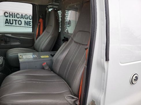 Used 2014 Chevrolet Express 2500 image 36