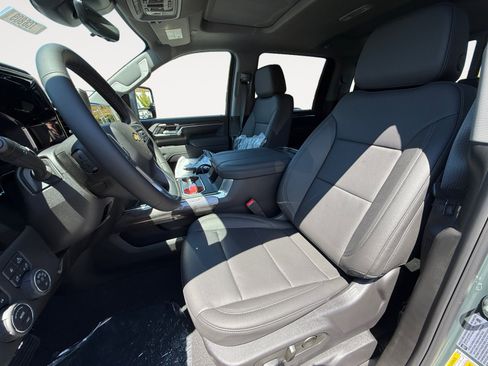 New 2025 Chevrolet Silverado 2500 LTZ w/ LTZ Convenience Package image 10