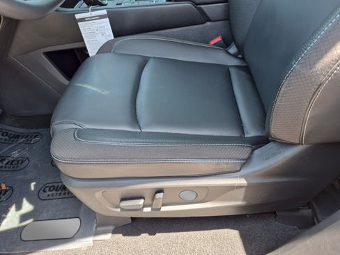 Certified 2025 Nissan Pathfinder SL FWD image 23