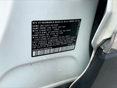 Used 2020 Volkswagen Tiguan SE FWD image 29