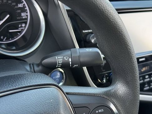 Certified 2020 Toyota Camry LE image 29