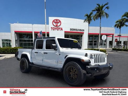 Used 2020 Jeep Gladiator Overland AWD/4WD image 1
