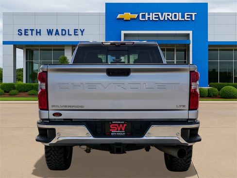 Used 2020 Chevrolet Silverado 2500 LTZ w/ LTZ Premium Package image 6