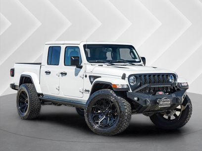 Used 2022 Jeep Gladiator Overland w/ Cold Weather Group