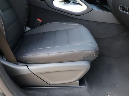New 2026 Mercedes-Benz GLS 450 4MATIC image 10