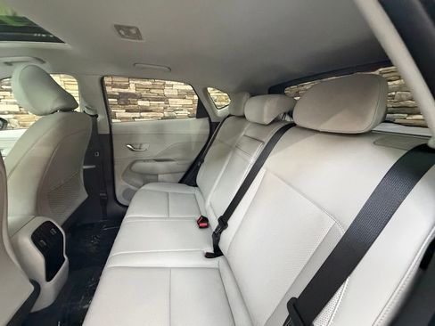 Used 2024 Hyundai Kona Limited image 31