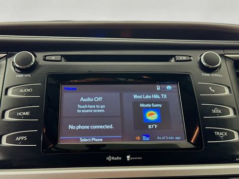 Used 2014 Toyota Highlander Plus FWD image 16