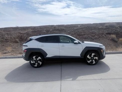 Used 2024 Hyundai Kona Limited AWD/4WD image 4
