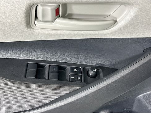 Used 2025 Toyota Corolla LE FWD image 14