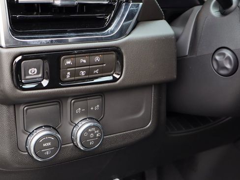 New 2026 GMC Yukon Denali w/ Sun & Power Step Package image 7