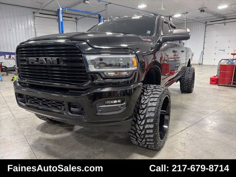 Used 2019 RAM 2500 Big Horn w/ Black Appearance Package image 2