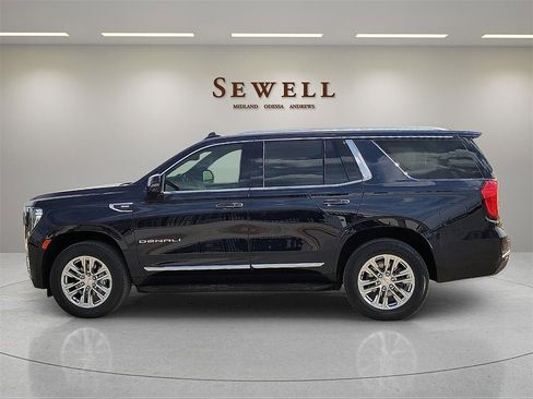 Used 2021 GMC Yukon SLT w/ SLT Premium Package image 2