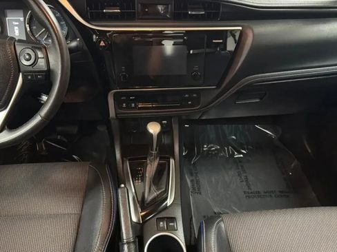 Used 2017 Toyota Corolla SE w/ Body Protection Package FWD image 15